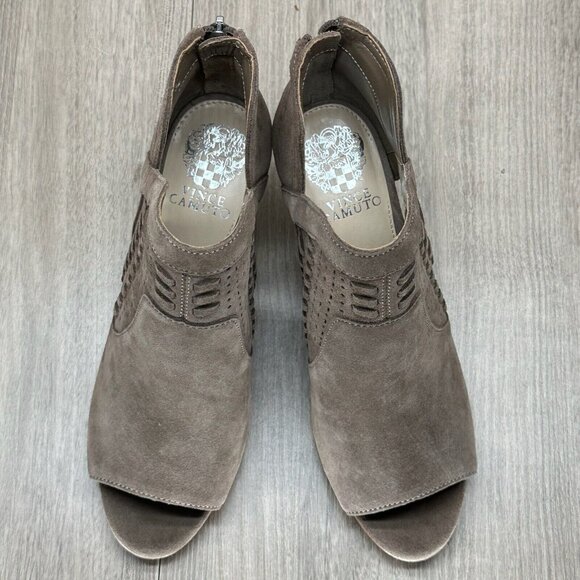 Vince Camuto Sandals Womens Size 8.5M Cone Heel Peep Toe Zip Pump Leather Taupe - Picture 7 of 13